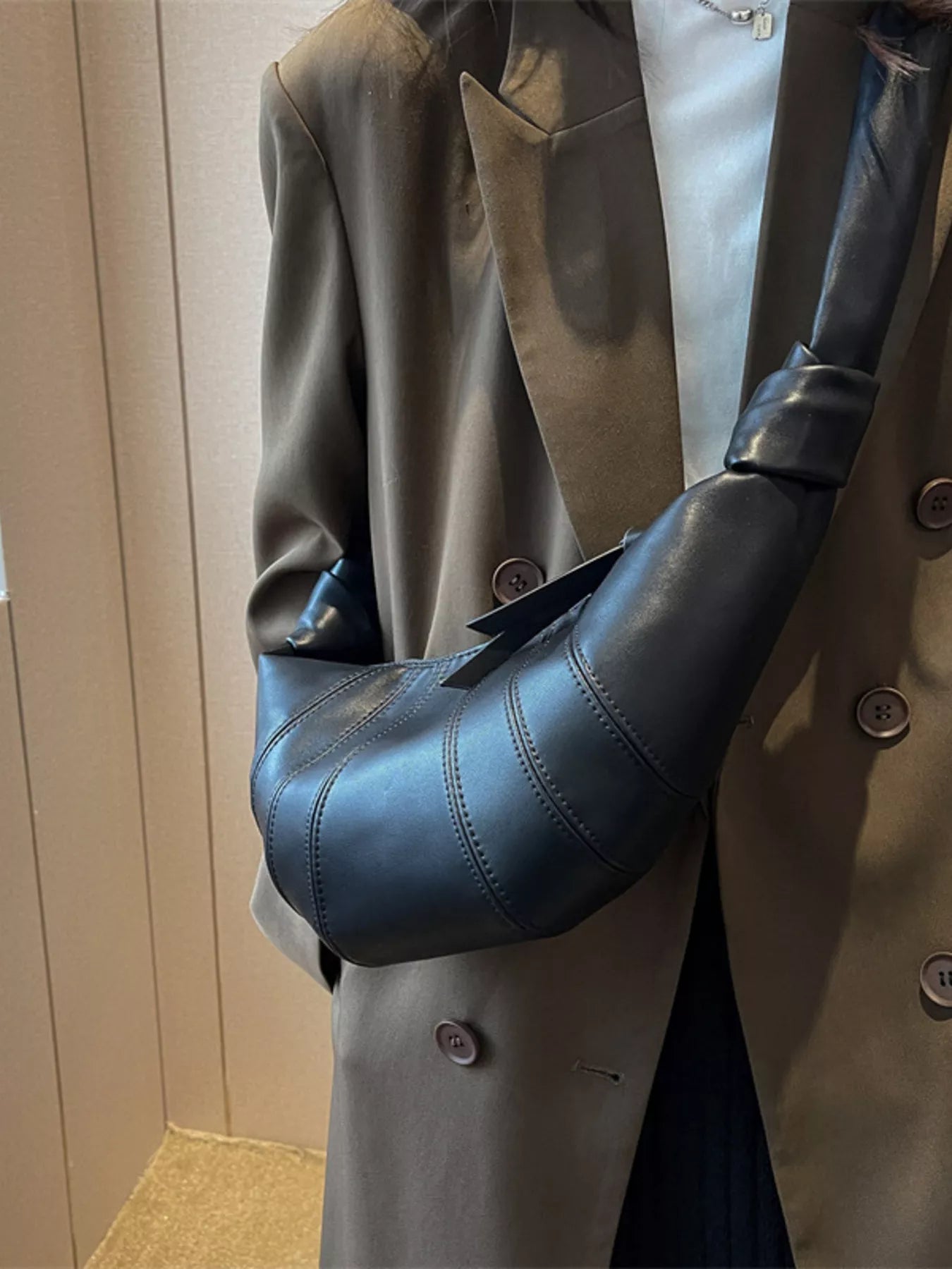 8666efc3b9064399ae640fd0954d15fd-Max-Origin